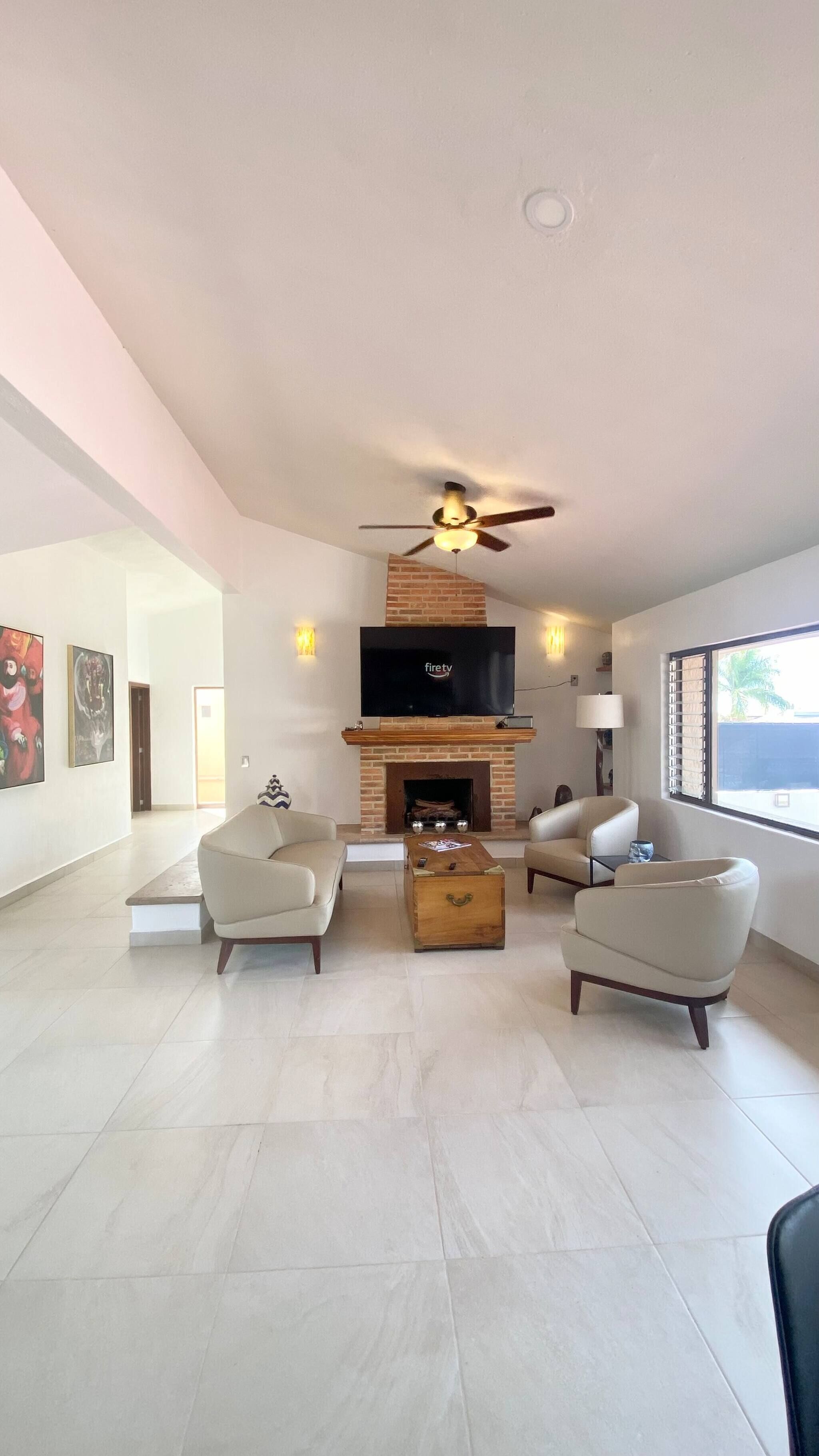 Beautifully Renovated 2 Bedroom. Great Location- Walk to everything.