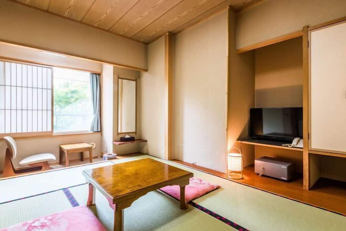 Living area | 32-inch LCD TV with digital channels, TV