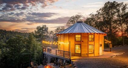 Skyline Yurt: Hot Tub~Wood Stove~WiFi~EVcharger