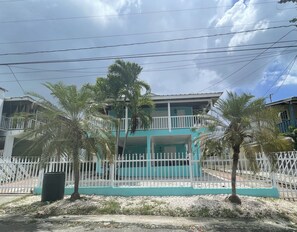 Exterior - Anci’s Villa 2nd Floor (Cabo Rojo)