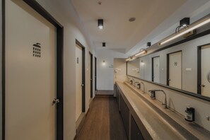 Shared Dormitory, Mixed Dorm, Shared Bathroom, City View (14 Beds) | Shared bathroom - Signel Poshtel, the Rare Gem of North Borneo (Kota Kinabalu)