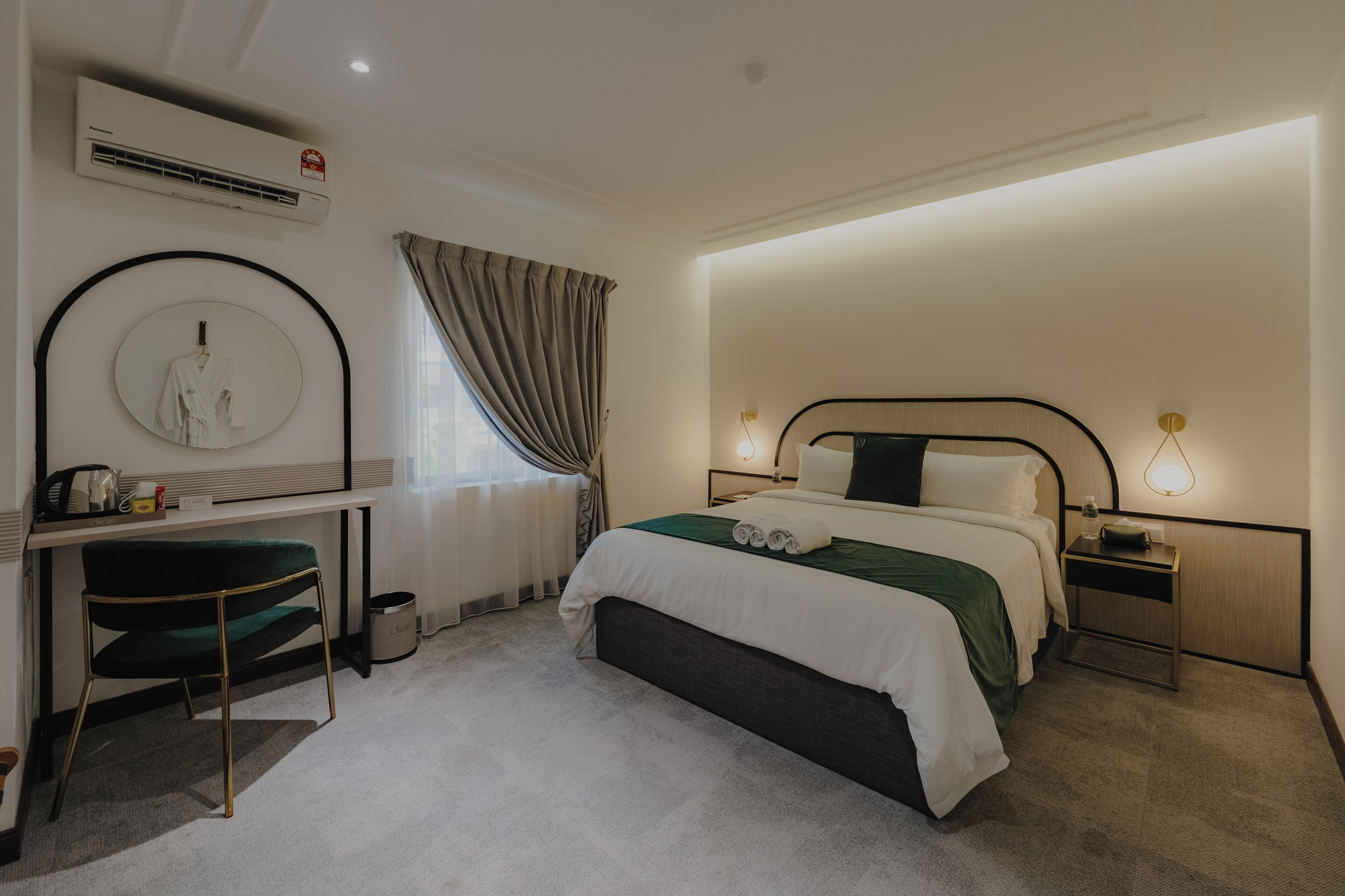 Standard Room | Premium bedding, blackout drapes, iron/ironing board, free WiFi