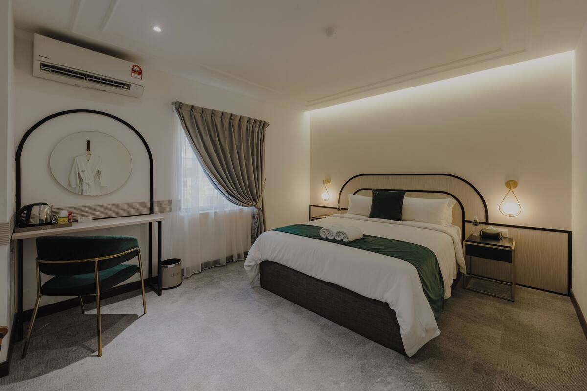 Standard-Doppelzimmer | Hochwertige Bettwaren, Verdunkelungsvorhänge, Bügeleisen/Bügelbrett
