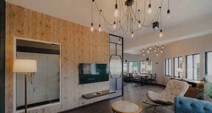 Signel Poshtel, the Rare Gem of North Borneo