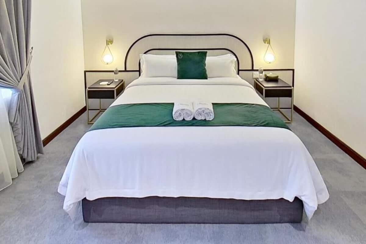 Standard Room | Premium bedding, blackout drapes, iron/ironing board, free WiFi