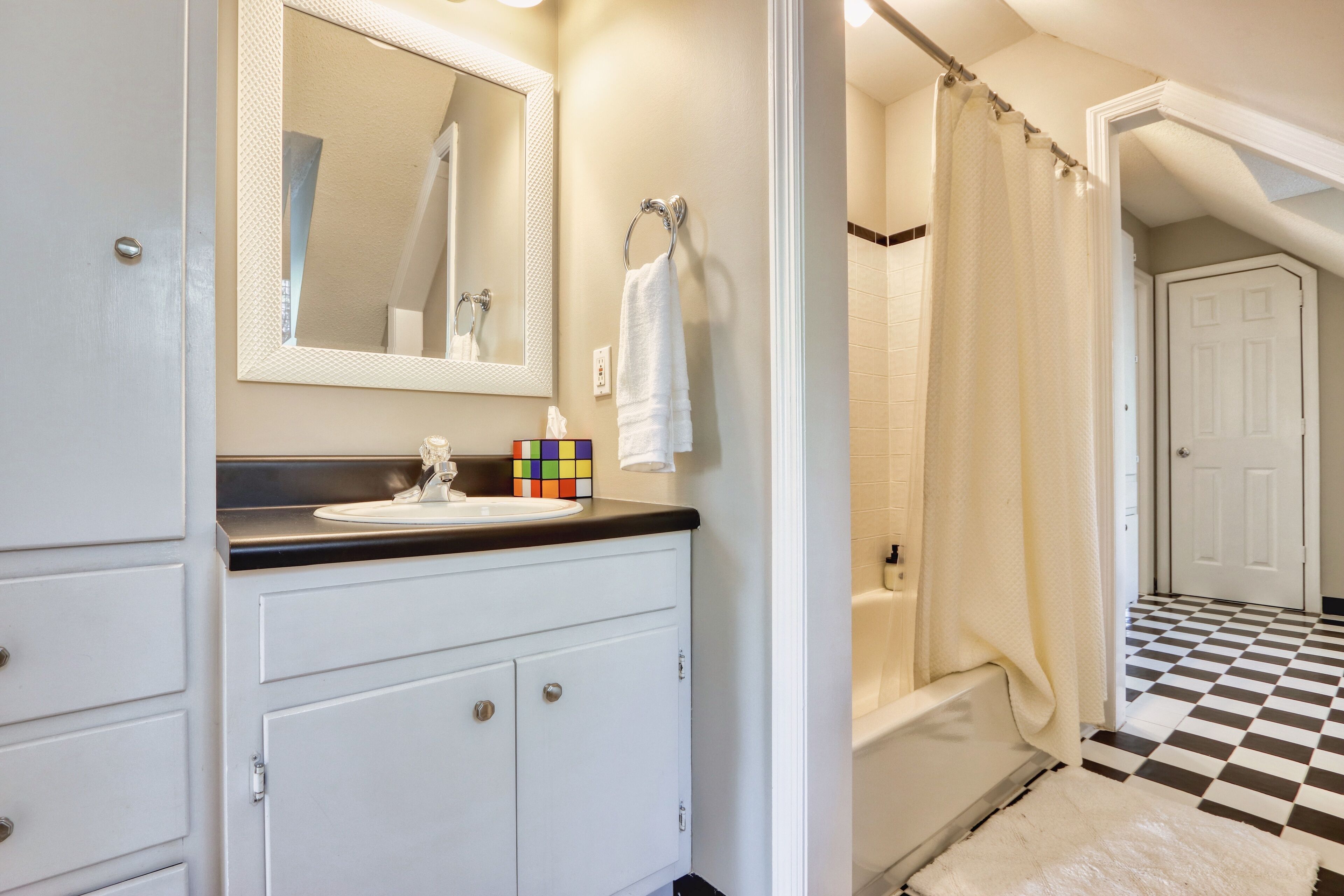 Escape to Cozy Comfort: Your Perfect Retreat in Lexington, South Carolina!