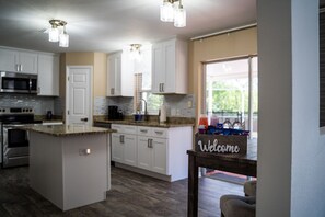 Fridge, microwave, oven, stovetop - "Rossignol LaCroix Quarters" - 4 Bd 2.5 Bath w/ Pool (Wesley Chapel)