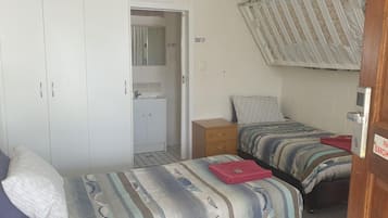 Standard Single Room | Individually decorated, individually furnished, laptop workspace
