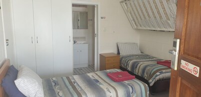 goldenpeak motel