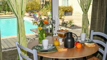 Comfort tweepersoonskamer | Uitzicht vanuit de kamer