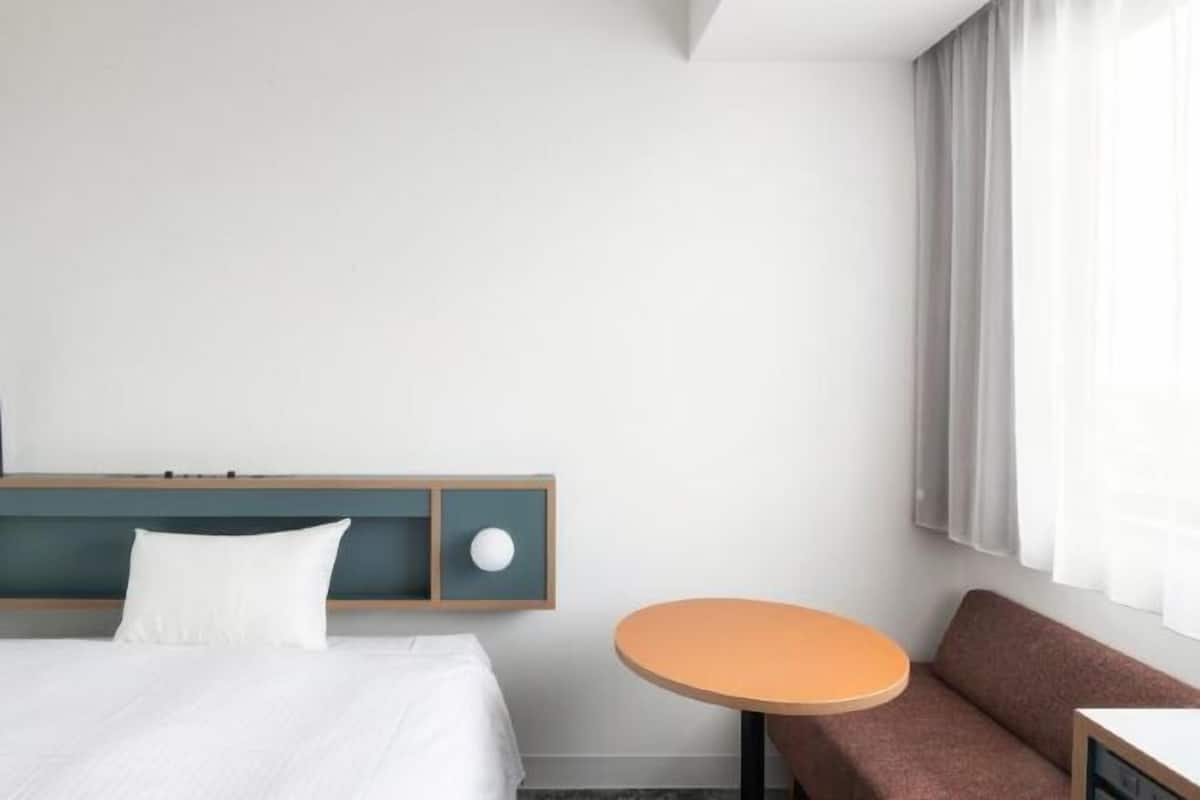 1 bedroom, down duvets, in-room safe, desk
