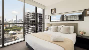 Family Apartment | 3 bedrooms, travel cot, free WiFi, bed sheets