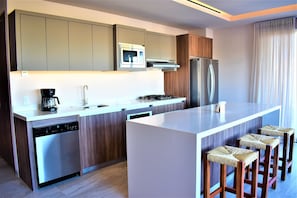 Fridge, microwave, oven, stovetop