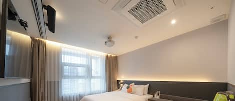 Cinema | Individually decorated, individually furnished, free WiFi, bed sheets