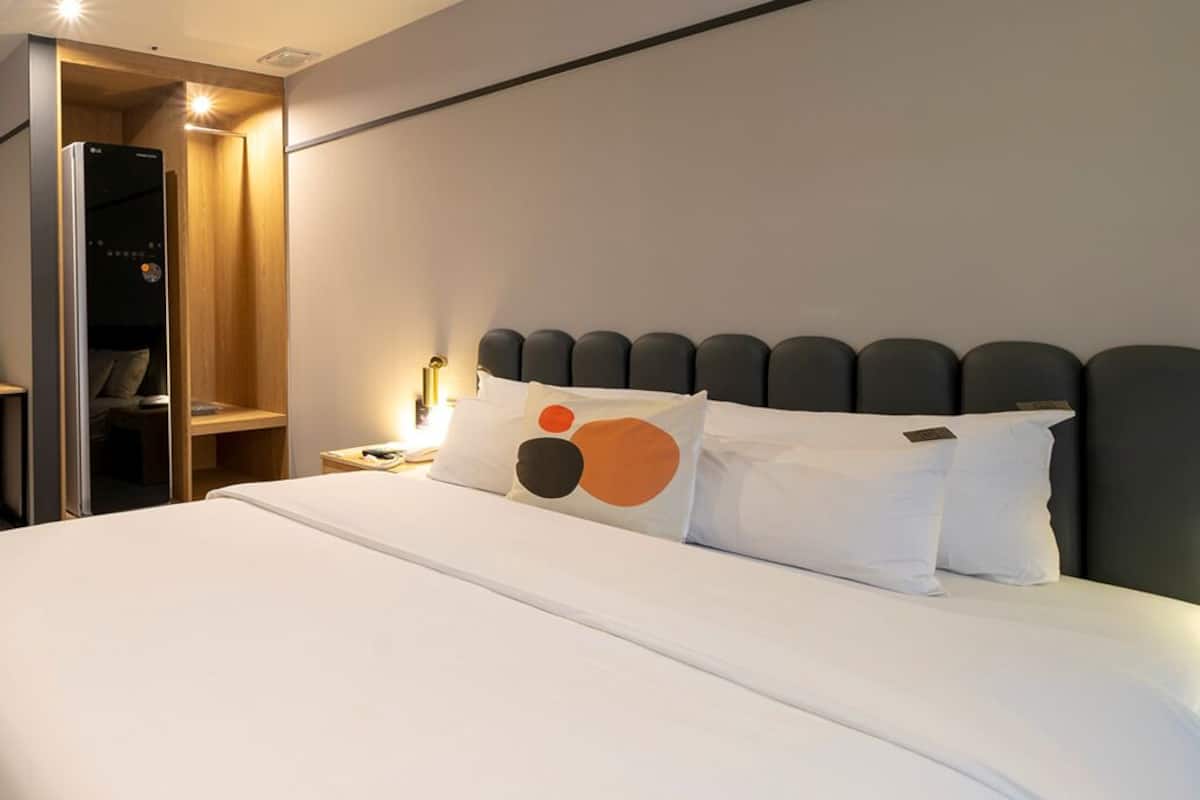 Deluxe Double Room | Individually decorated, individually furnished, free WiFi, bed sheets