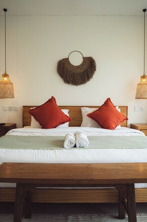 Deluxe Double Room, 1 King Bed | Premium bedding, Select Comfort beds, free WiFi, bed sheets - White Penny Hostel (Seminyak)