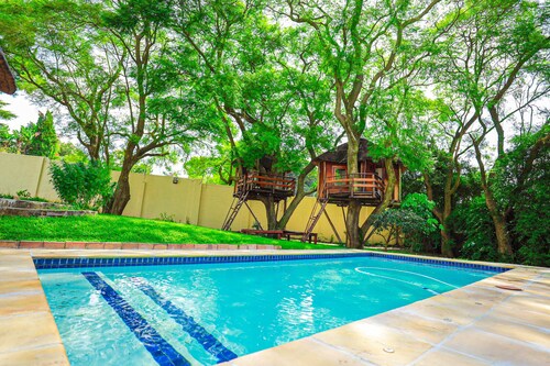 Charming Country Home In Bryanston