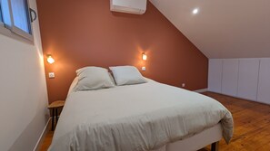 2 Schlafzimmer, Schreibtisch, Bügeleisen/Bügelbrett, WLAN