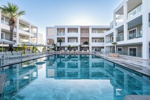 Outdoor pool, pool loungers