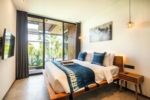 4 quartos, ferros/tábuas de passar roupa, berço de viagem