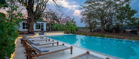 Piscine extérieure