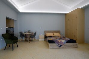 1 slaapkamer, een strijkplank/strijkijzer, wifi, beddengoed