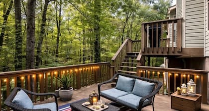 Game Room ! King Bed ! Near ATL ! Fenced Yard W/Deck BBQ