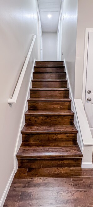 Interior - NEW! King Bed - Near ATL - Huge Backyard W/Deck - PETS
15% off between 1/1-1/31 (Tucker)