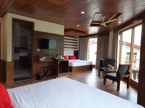 Egyptian cotton sheets, premium bedding, memory foam beds, in-room safe - Mastiff Xanadu Manali (Manali)