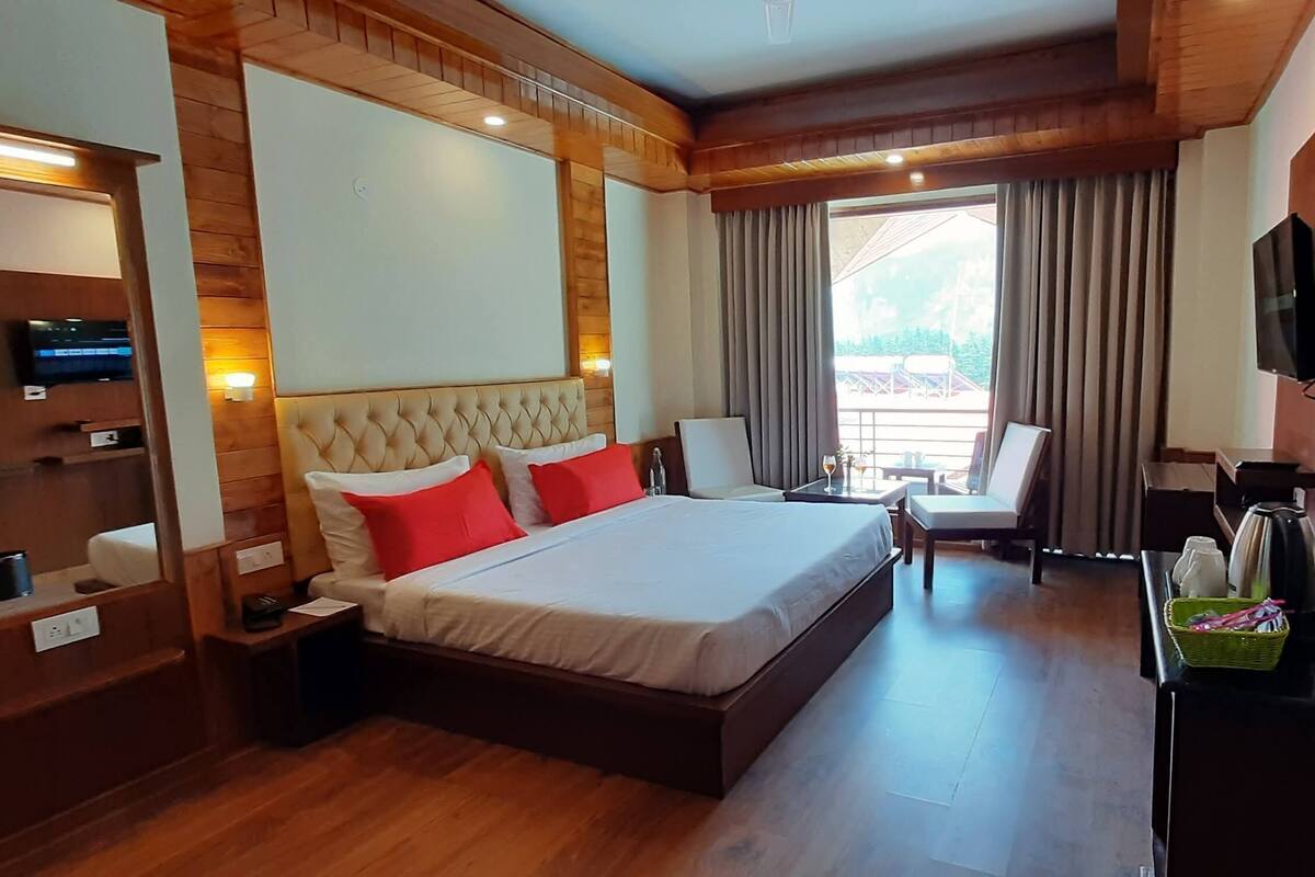 Egyptian cotton sheets, premium bedding, memory foam beds, in-room safe