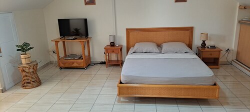 Logement spacieux deux pièces à Baie-Mahault 