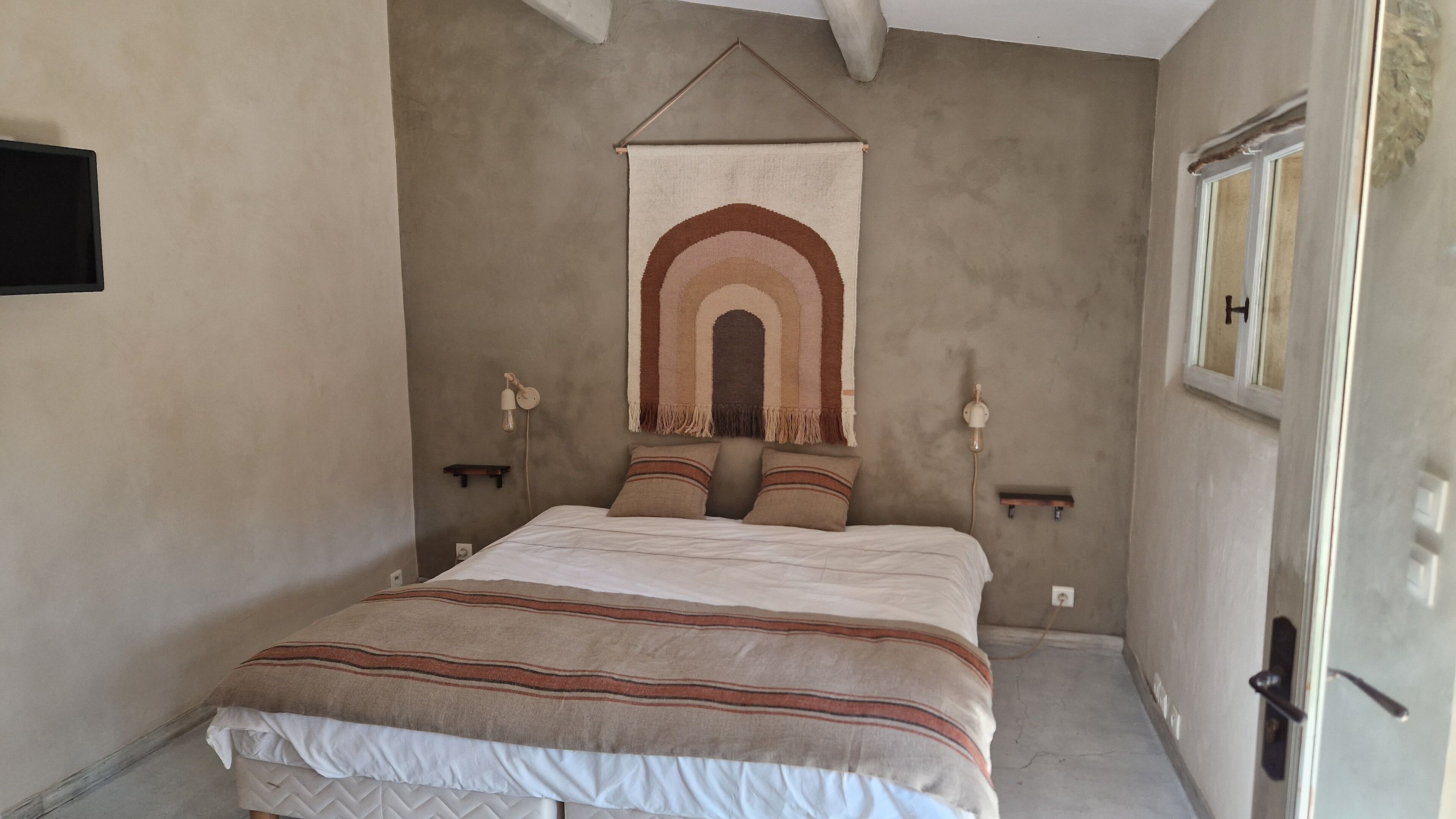 1 camera, Wi-Fi gratuito, lenzuola