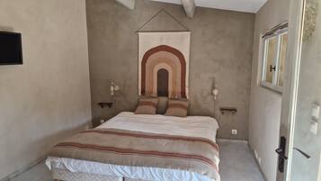 1 camera, Wi-Fi gratuito, lenzuola