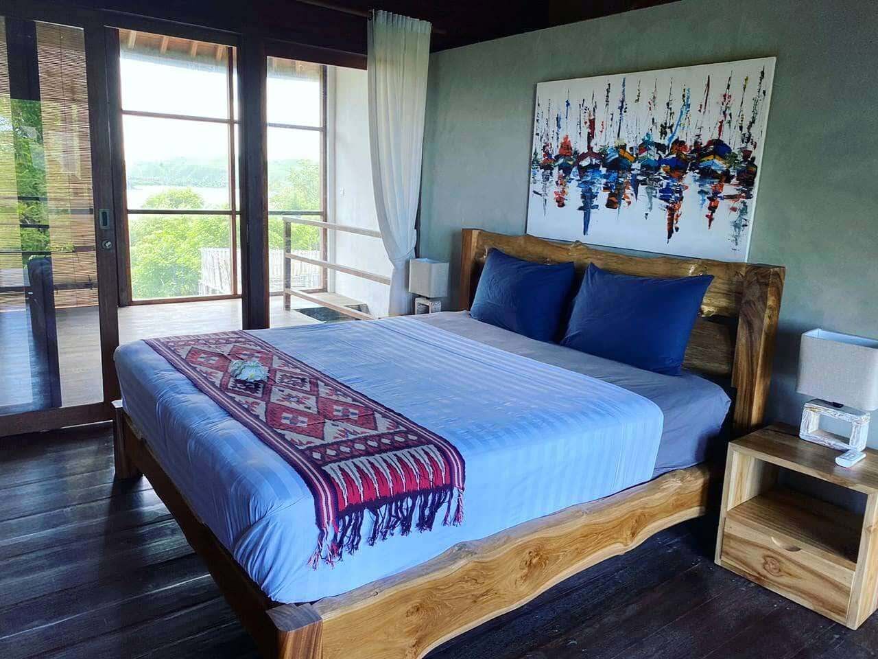 The Watch House, Gerupuk Bay - Tropical Villa in Surfers Paradise