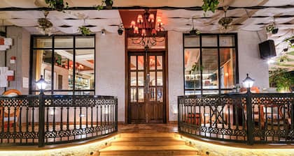 Arnna Hotel - Goregaon