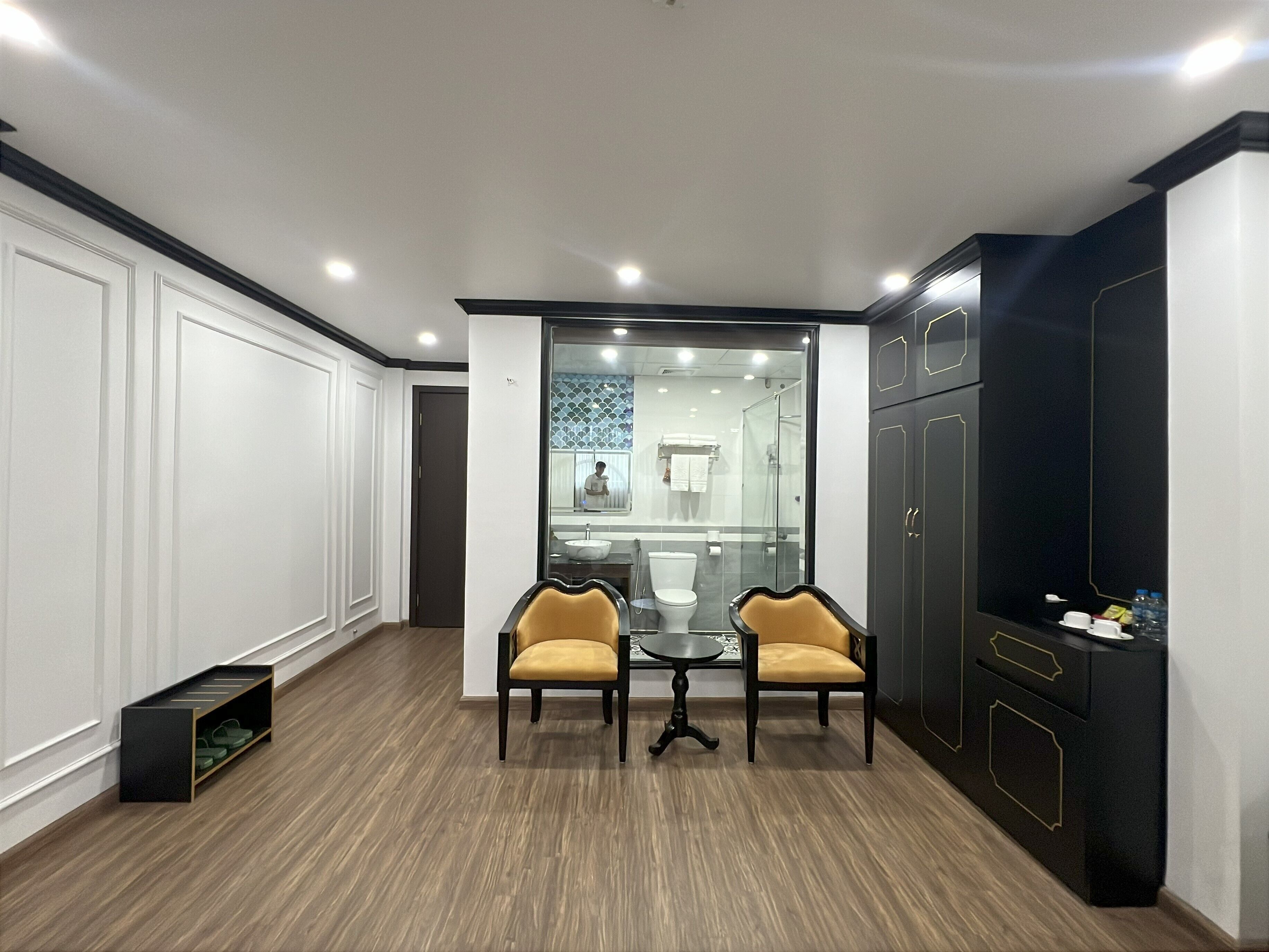 Kamar Premier, 1 Tempat Tidur King, pemandangan kota | Seprai premium, busa memori, brankas, dan meja kerja