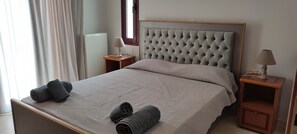 3 bedrooms, laptop workspace, soundproofing, iron/ironing board - ALONI cottage (Chania)