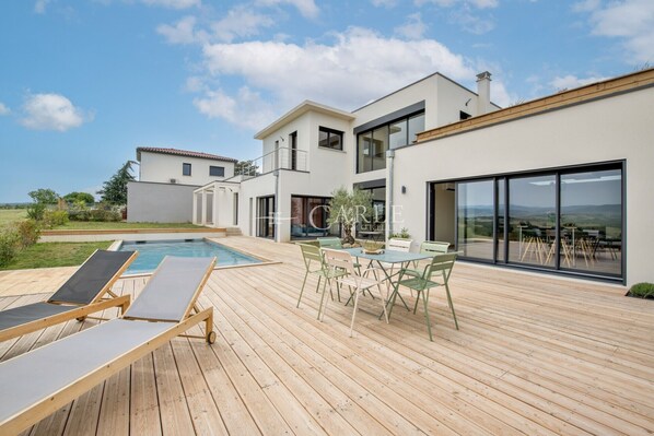 Piscine extérieure, piscine chauffée