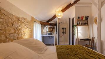 Standard Room, 1 Queen Bed, Non Smoking, Garden View | Premium bedding, memory-foam beds, free WiFi, individually decorated