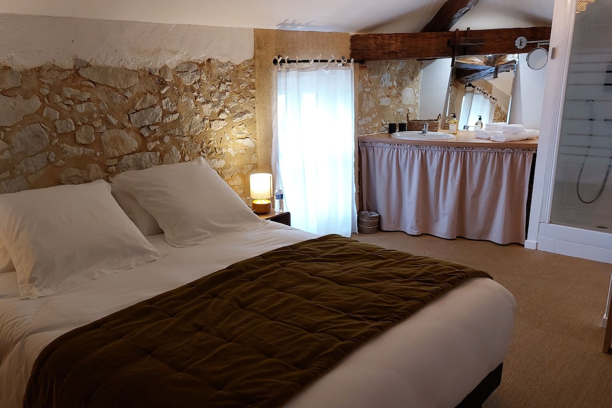 Standaard kamer, 1 queensize bed, niet-roken, uitzicht op tuin | Luxe beddengoed, bedden met traagschuimmatras, individueel gedecoreerd