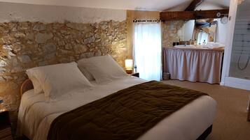 Standard Room, 1 Queen Bed, Non Smoking, Garden View | Premium bedding, memory foam beds, individually decorated