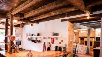 Réfrigérateur, four, plaque de cuisson, lave-vaisselle