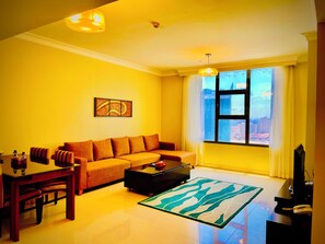 43-inch flat-screen TV with cable channels - HAVEN TOWER (Manama)