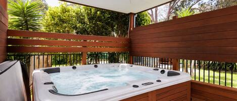 Bain à remous extérieur