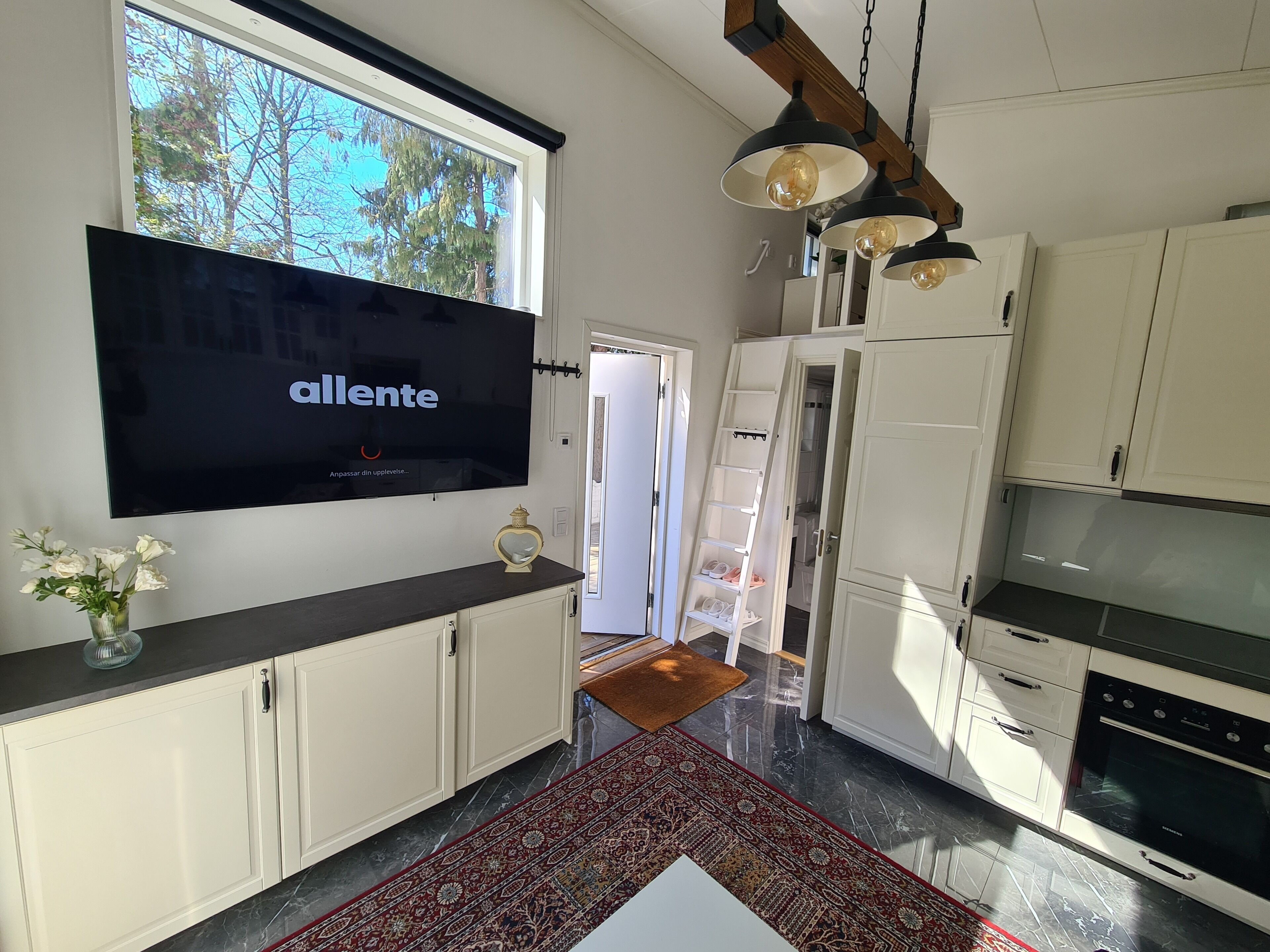 Exclusive Cabin (Private Bathroom) | Premium bedding, individually decorated, individually furnished