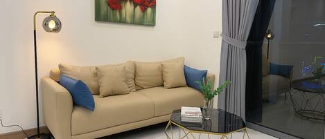 City Apartment, 1 Double Bed, City View | Blackout drapes, soundproofing, free WiFi, bed sheets
