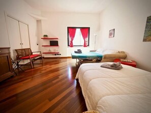 1 bedroom, WiFi, bed sheets