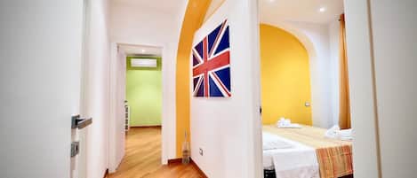 2 habitaciones, tabla de planchar con plancha, wifi y ropa de cama