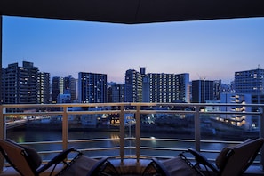 Deluxe Suite, Non Smoking | Free WiFi, bed sheets