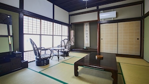 Unclassified image, 4 of 18, button - chikugoyoshii machiyayado ikuha (Ukiha)